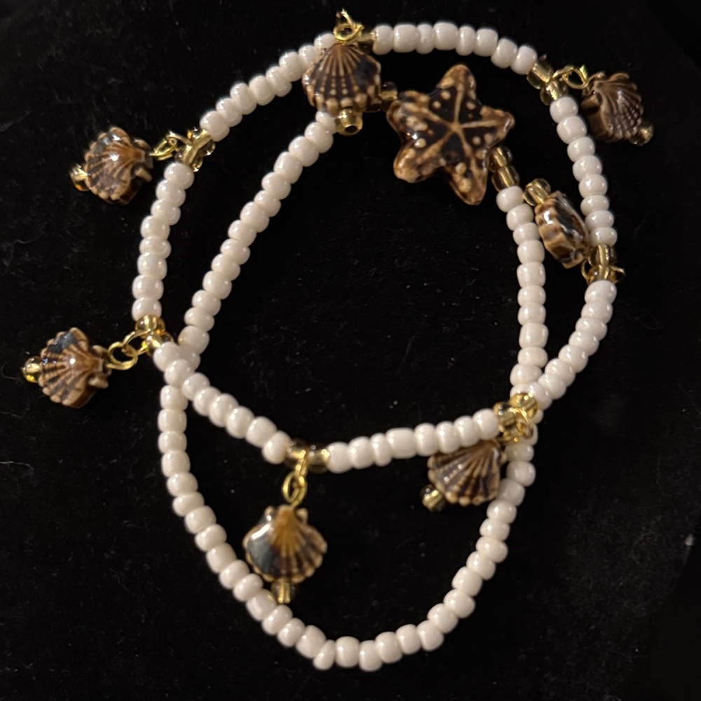 Set of two Seashell Charm White‎ Beaded anklets.